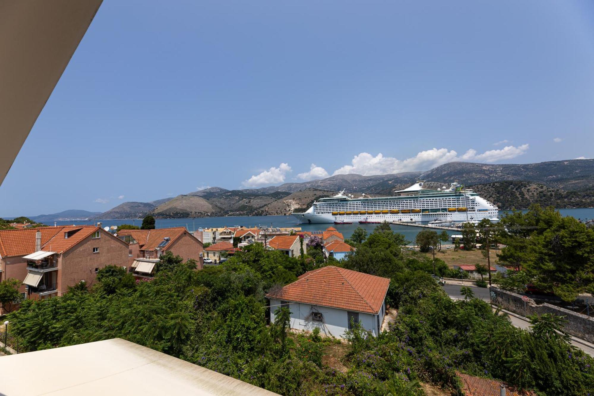 Domus City Apartment Argostoli  Exteriör bild